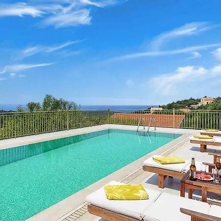 Nikolas Villa